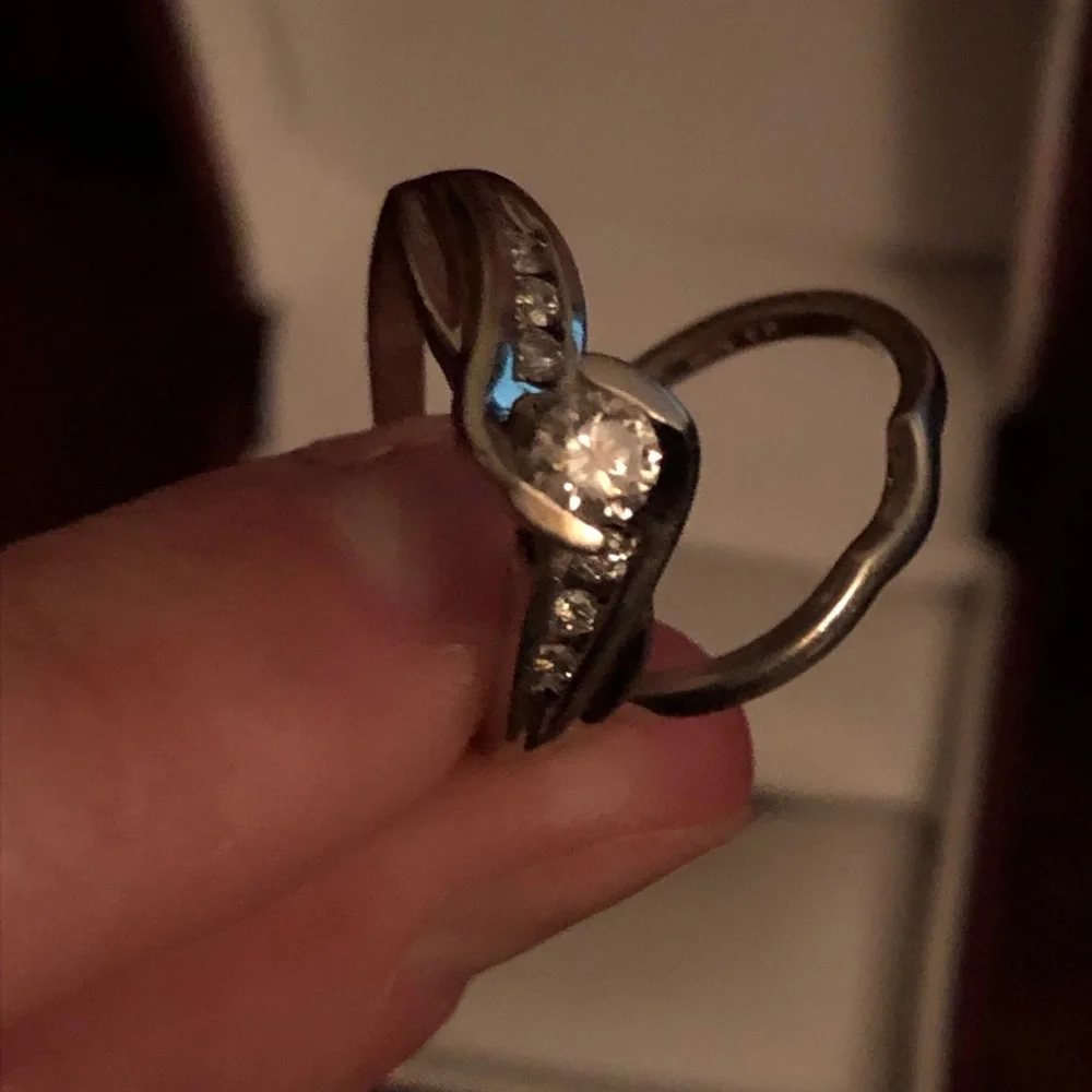 Diamond ring - Picture 9 of 16